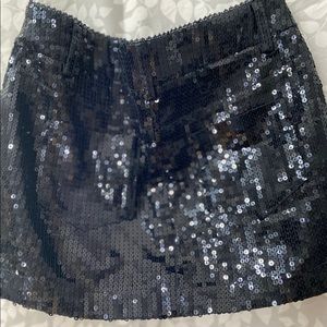 Forever 21 club skirt with black sequence with belt loop and pockets.